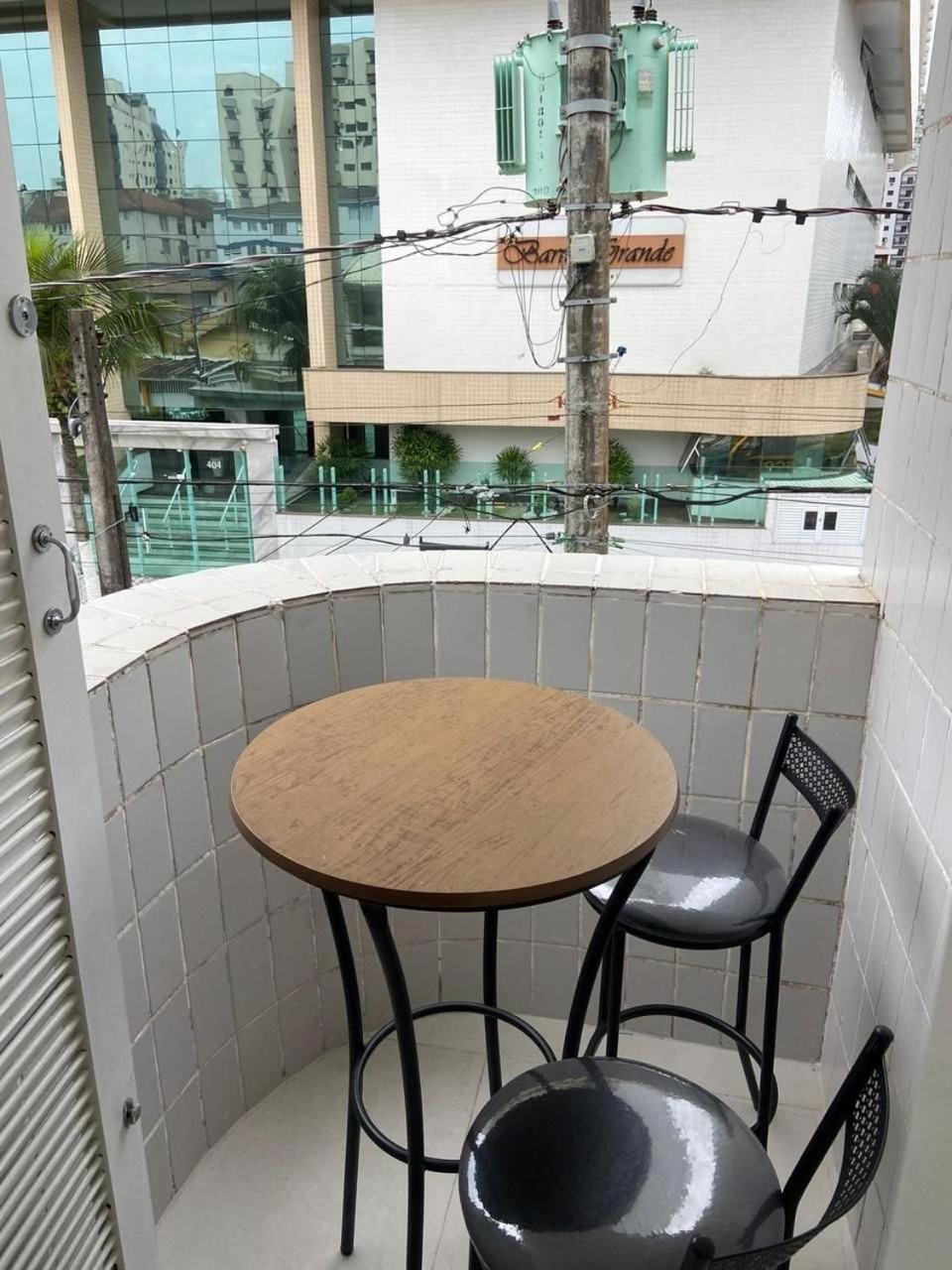 Canto Forte- Suite C/Varanda - Ate 5 Hospedes- Garagem - Wi Fi E 200 Metros Da Praia, 50 Metros Da Av Gastronomica Da Pg Praia Grande  Exteriör bild