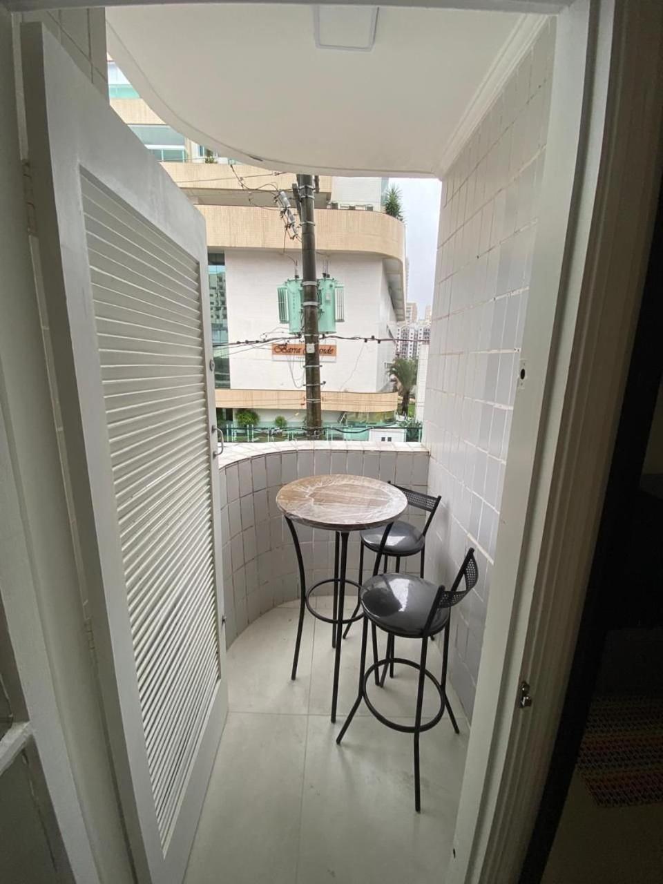Canto Forte- Suite C/Varanda - Ate 5 Hospedes- Garagem - Wi Fi E 200 Metros Da Praia, 50 Metros Da Av Gastronomica Da Pg Praia Grande  Exteriör bild