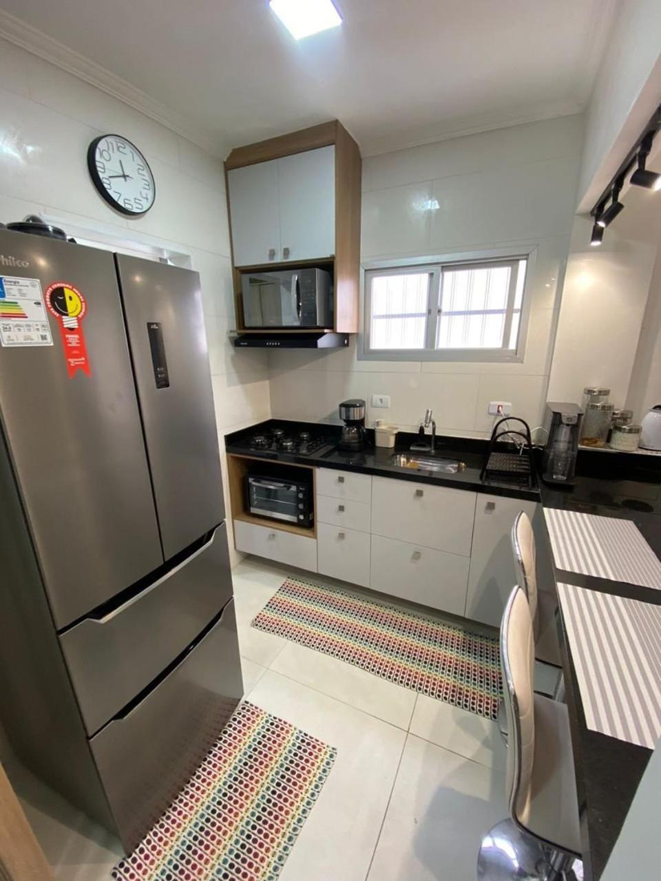 Canto Forte- Suite C/Varanda - Ate 5 Hospedes- Garagem - Wi Fi E 200 Metros Da Praia, 50 Metros Da Av Gastronomica Da Pg Praia Grande  Exteriör bild