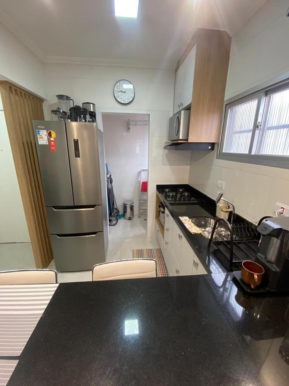 Canto Forte- Suite C/Varanda - Ate 5 Hospedes- Garagem - Wi Fi E 200 Metros Da Praia, 50 Metros Da Av Gastronomica Da Pg Praia Grande  Exteriör bild