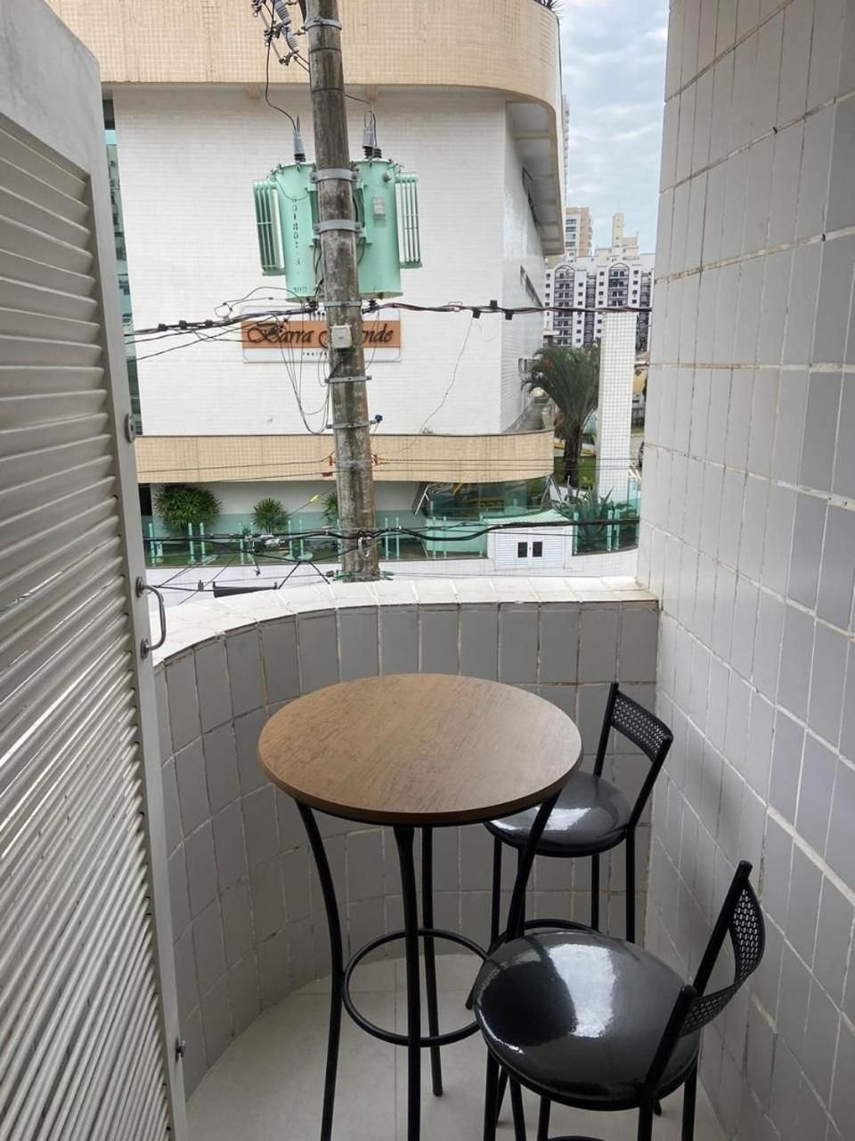 Canto Forte- Suite C/Varanda - Ate 5 Hospedes- Garagem - Wi Fi E 200 Metros Da Praia, 50 Metros Da Av Gastronomica Da Pg Praia Grande  Exteriör bild