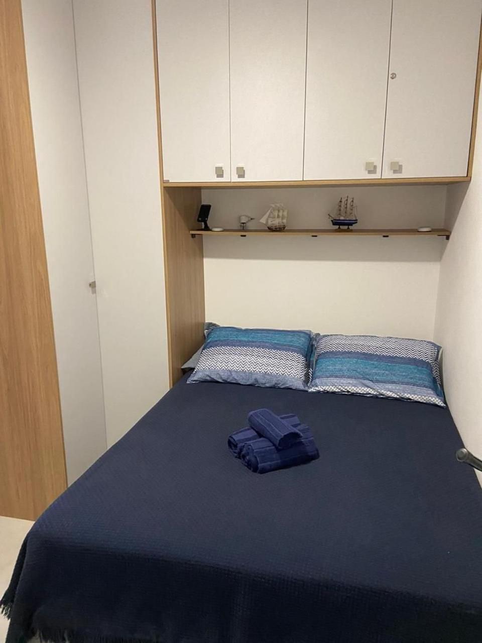 Canto Forte- Suite C/Varanda - Ate 5 Hospedes- Garagem - Wi Fi E 200 Metros Da Praia, 50 Metros Da Av Gastronomica Da Pg Praia Grande  Exteriör bild