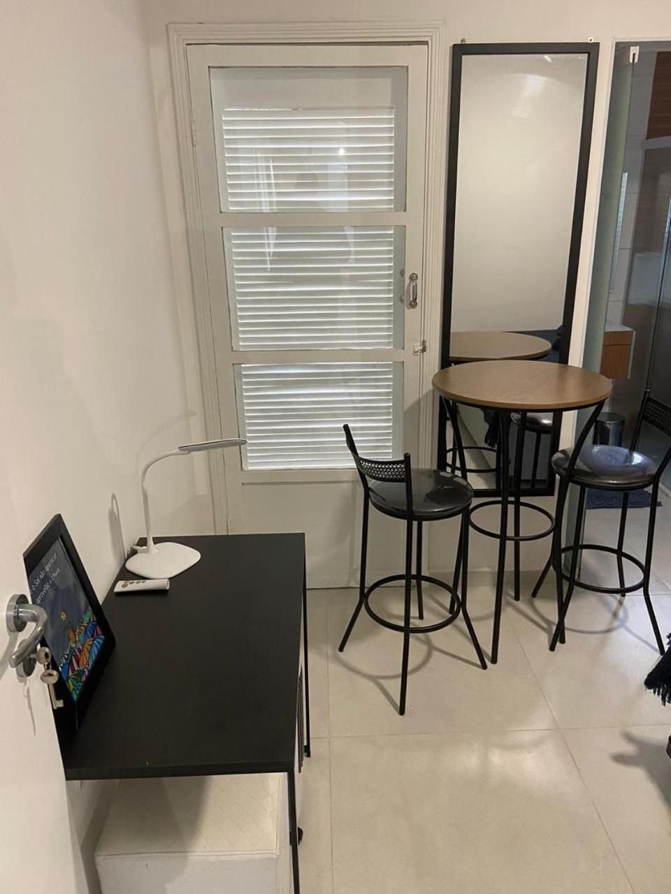 Canto Forte- Suite C/Varanda - Ate 5 Hospedes- Garagem - Wi Fi E 200 Metros Da Praia, 50 Metros Da Av Gastronomica Da Pg Praia Grande  Exteriör bild