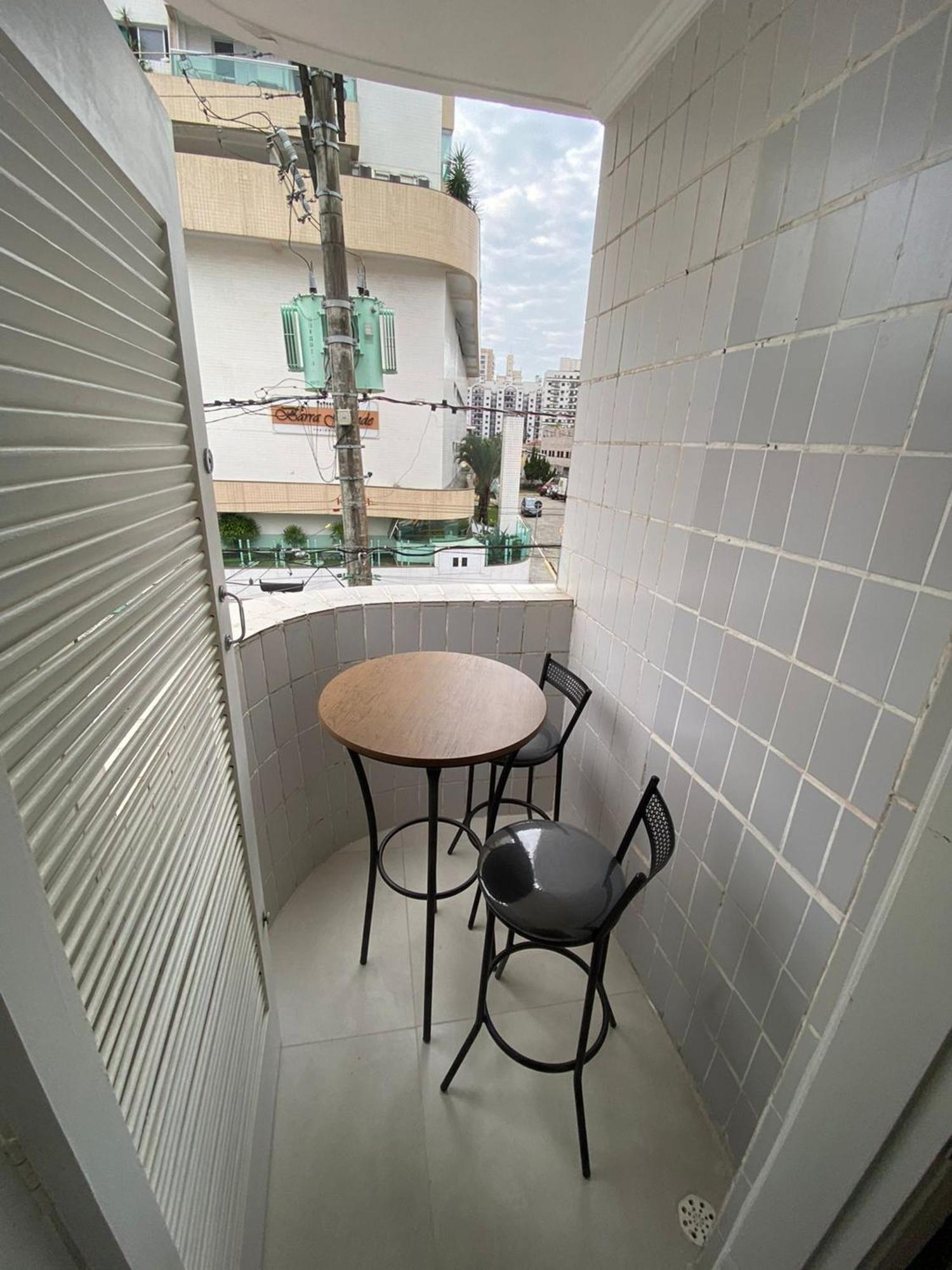 Canto Forte- Suite C/Varanda - Ate 5 Hospedes- Garagem - Wi Fi E 200 Metros Da Praia, 50 Metros Da Av Gastronomica Da Pg Praia Grande  Exteriör bild