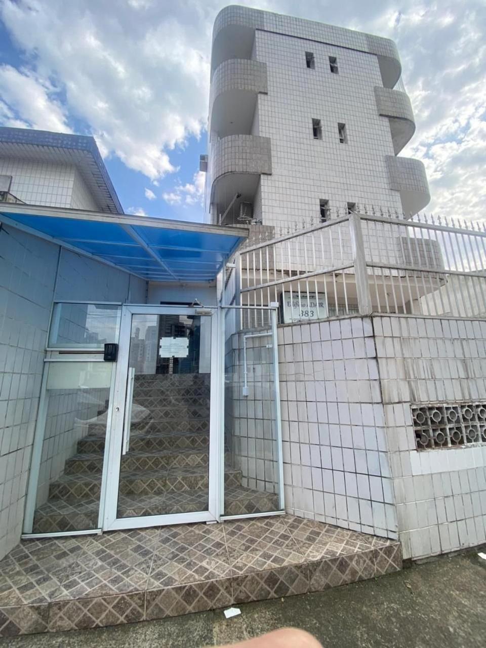 Canto Forte- Suite C/Varanda - Ate 5 Hospedes- Garagem - Wi Fi E 200 Metros Da Praia, 50 Metros Da Av Gastronomica Da Pg Praia Grande  Exteriör bild